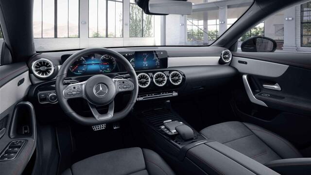 Mercedes-Benz CLA-KLASSE Shooting Brake 250 e AMG Line | Panoramadak | Trekhaak | Night pakket |