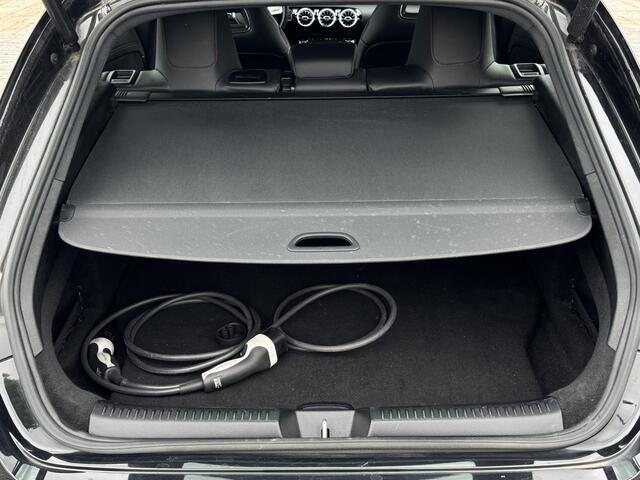 Mercedes-Benz CLA-KLASSE AMG-LINE / PLUG-IN HYBRIDE / Shooting Brake 250 e Premium Plus / AMG LINE