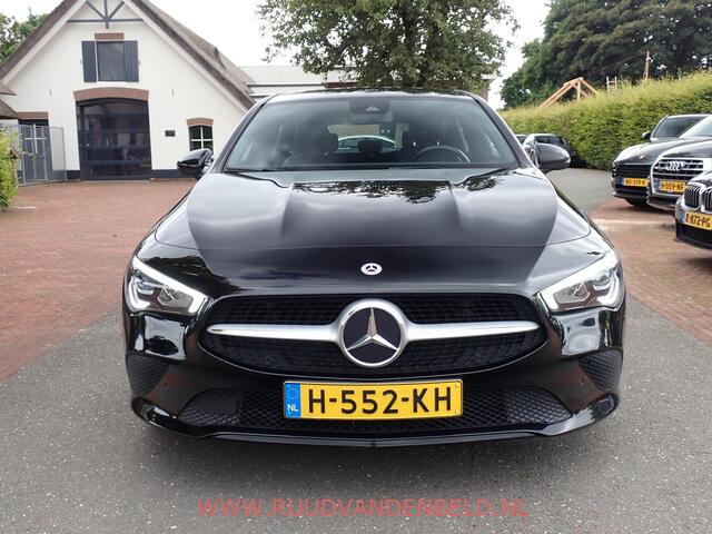 Mercedes-Benz CLA-KLASSE Shooting Brake 180 LED/CAMERA/TREKHAAK/CARPLAY/NAVIGATIE