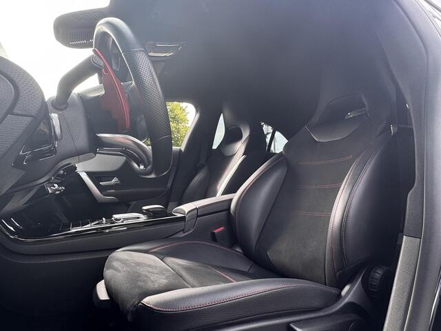 Mercedes-Benz CLA-KLASSE 250 e AMG Line Night Pakket l Standkachel | Sfeerverlichting | Dealer Onderhouden