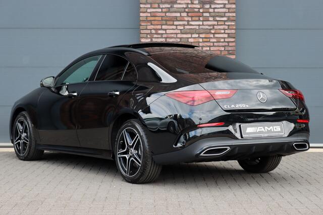 Mercedes-Benz CLA-KLASSE 250 e Star Edition AMG Line | Facelift | Panoramadak | Distronic Pro | Memory | HUD | Surround Camera | Verwarmd Stuurwiel | Advanced Sound System |