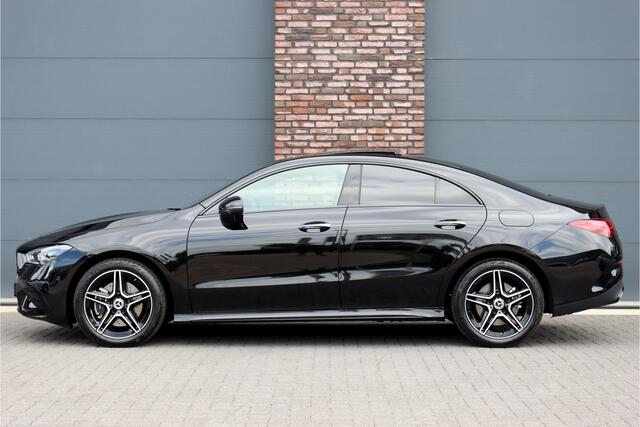 Mercedes-Benz CLA-KLASSE 250 e Star Edition AMG Line | Facelift | Panoramadak | Distronic Pro | Memory | HUD | Surround Camera | Verwarmd Stuurwiel | Advanced Sound System |