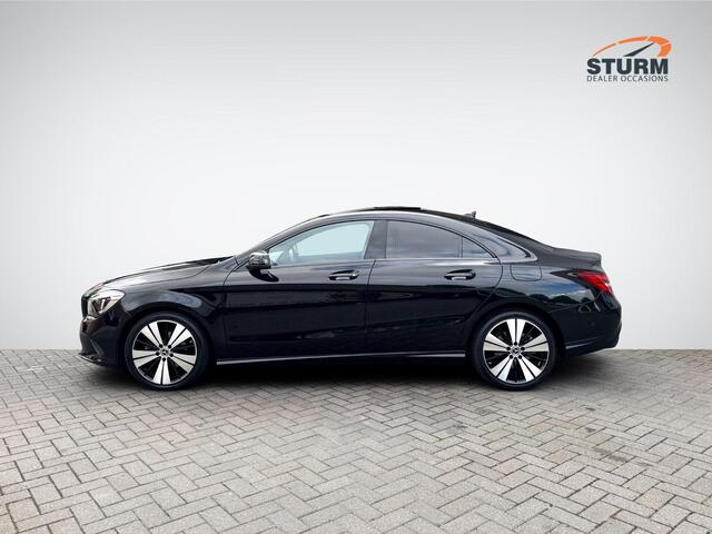 Mercedes-Benz CLA-KLASSE 180 Ambition NL-Auto! | Panoramadak | Navigatie Full-Map | Sportstoelen | Camera | LED Koplampen | Dodehoek Detectie | Rijklaarprijs!