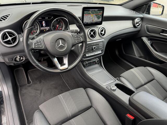 Mercedes-Benz CLA-KLASSE 180 Ambition NL-Auto! | Panoramadak | Navigatie Full-Map | Sportstoelen | Camera | LED Koplampen | Dodehoek Detectie | Rijklaarprijs!