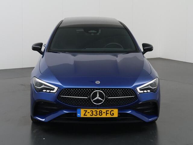 Mercedes-Benz CLA-KLASSE Shooting Brake 180 AMG Line | Night Pakket | Panoramadak | Sfeerverlichting | 19" multispaaks velgen | Trekhaak