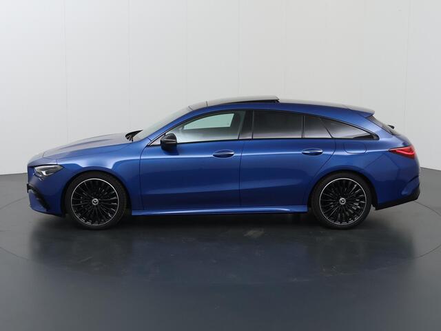 Mercedes-Benz CLA-KLASSE Shooting Brake 180 AMG Line | Night Pakket | Panoramadak | Sfeerverlichting | 19" multispaaks velgen | Trekhaak
