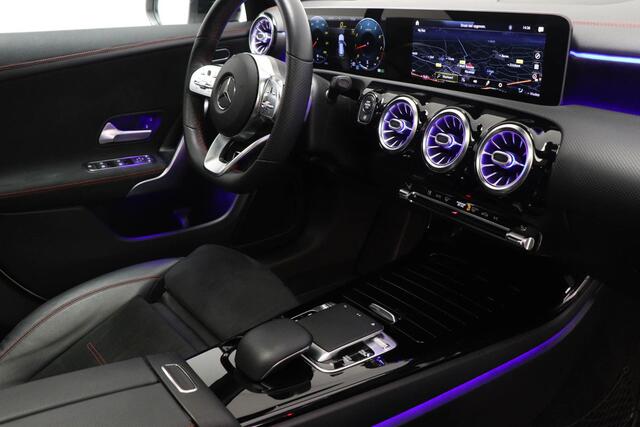 Mercedes-Benz CLA-KLASSE Shooting Brake 200 Business Solution AMG | WIDESCREEN | PANORAMADAK | STOELVERWARMING | CAMERA