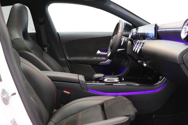 Mercedes-Benz CLA-KLASSE Shooting Brake 200 Business Solution AMG | WIDESCREEN | PANORAMADAK | STOELVERWARMING | CAMERA