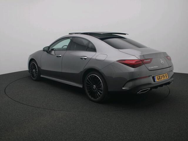 Mercedes-Benz CLA-KLASSE 250 e Star Edition AMG Line Plus AMG Line | Night Pakket | Panorama Schuif-Kanteldak | Memory voorstoelen | Sfeerverlichting | 19 Inch AMG Velgen. Inclusief 24 maanden MB Certified garantie voor Europa.
