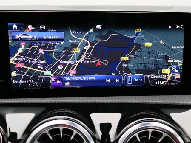 Mercedes-Benz CLA-KLASSE 250 e Star Edition AMG Line Plus AMG Line | Night Pakket | Panorama Schuif-Kanteldak | Memory voorstoelen | Sfeerverlichting | 19 Inch AMG Velgen. Inclusief 24 maanden MB Certified garantie voor Europa.