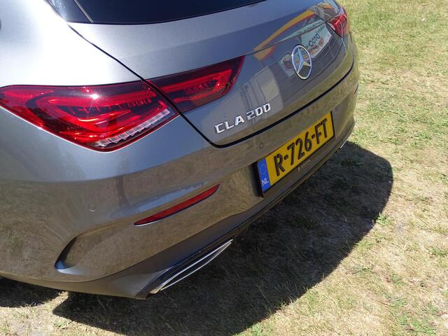 Mercedes-Benz CLA-KLASSE Shooting Brake Shooting Brake 200 Premium Plus AMG Mercedes-Benz CLA-Klasse Shooting Brake 200 Premium Plus AMG - Automaat, Panorama dak, Camera, Dode hoek detectie, Spoor assistent, Sfeer verlichting, 360 graden camera, Leder/alcantara Sport Interieur, A