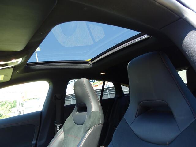 Mercedes-Benz CLA-KLASSE Shooting Brake Shooting Brake 200 Premium Plus AMG Mercedes-Benz CLA-Klasse Shooting Brake 200 Premium Plus AMG - Automaat, Panorama dak, Camera, Dode hoek detectie, Spoor assistent, Sfeer verlichting, 360 graden camera, Leder/alcantara Sport Interieur, A