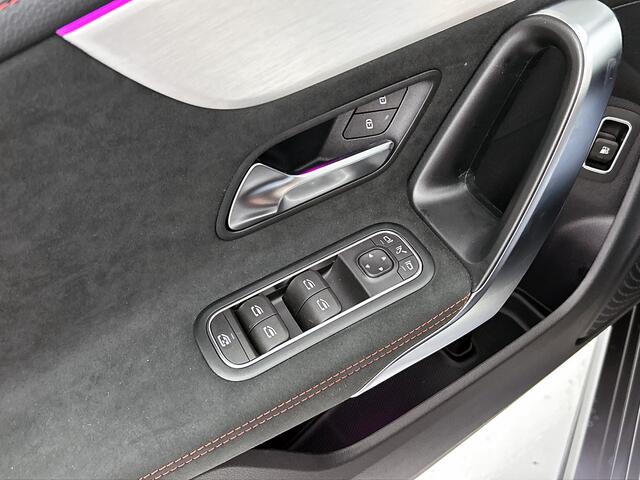 Mercedes-Benz CLA-KLASSE Shooting Brake 250 e Business Solution AMG | Nightpakket | KEYLESS GO | Parkeerpakket met 360°-camera | Sfeerverlichting | MULTIBEAM LED | Spiegelpakket | EASY PACK achterklep | Stoelverwarming voor |