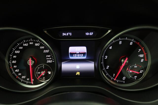 Mercedes-Benz CLA-KLASSE Shooting Brake 180 Business Solution LED, Camera, Apple CarPlay, Navigatie, Cruise, Stoelverwarming, 18''