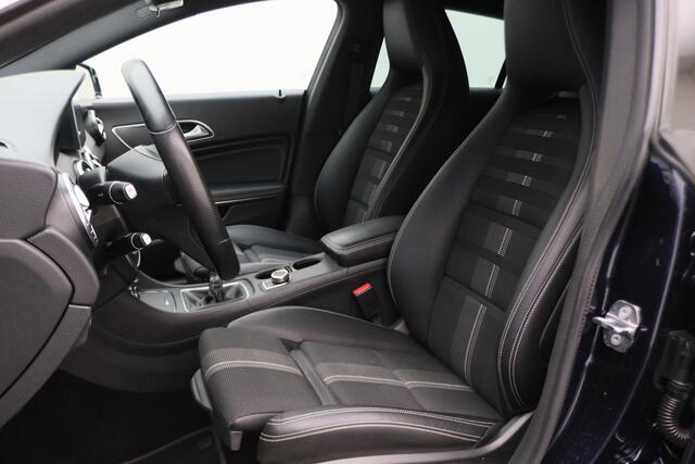 Mercedes-Benz CLA-KLASSE Shooting Brake 180 Business Solution LED, Camera, Apple CarPlay, Navigatie, Cruise, Stoelverwarming, 18''