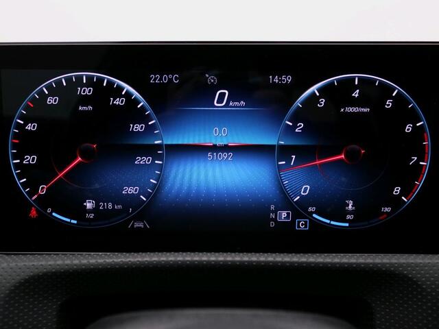 Mercedes-Benz CLA-KLASSE 180 AMG Nightpakket | Panoramadak | Memory | Keyless GO | Sfeerverlichting | Augmented Reality | Inclusief 24 maanden Mercedes-Benz Certified garantie voor Europa.