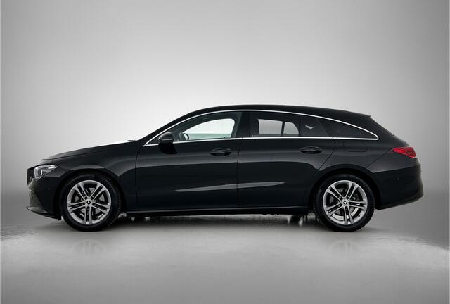 Mercedes-Benz CLA-KLASSE Shooting Brake 180 Business Solution Achteruitrijcamera | Ledkoplampen | Easy Pack achterklep | Licht- en zicht pakket | Spiegel Pakket. Inclusief 24 maanden MB Certified garantie voor Europa.