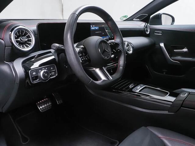 Mercedes-Benz CLA-KLASSE 250 e AMG Plug-In Hybride | AMG Line | Night Pakket | Panorama Schuif-Kanteldak | Burmester® Surround-Soundsystem | AC / DC Laden | Inclusief 24 maanden MB Certified garantie voor Europa.