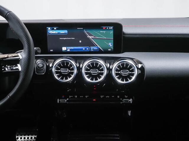 Mercedes-Benz CLA-KLASSE 250 e AMG Plug-In Hybride | AMG Line | Night Pakket | Panorama Schuif-Kanteldak | Burmester® Surround-Soundsystem | AC / DC Laden | Inclusief 24 maanden MB Certified garantie voor Europa.