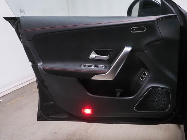 Mercedes-Benz CLA-KLASSE 250 e AMG Plug-In Hybride | AMG Line | Night Pakket | Panorama Schuif-Kanteldak | Burmester® Surround-Soundsystem | AC / DC Laden | Inclusief 24 maanden MB Certified garantie voor Europa.
