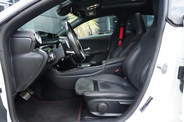 Mercedes-Benz CLA-KLASSE Shooting Brake 200 Business Solution AMG 164pk Panoramadak/Stoelverwarming/Camera
