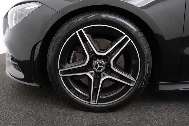 Mercedes-Benz CLA-KLASSE 200 164 PK Aut. AMG Night Pano-dak Camera Trekhaak
