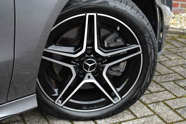 Mercedes-Benz CLA-KLASSE Shooting Brake 250 e AMG Pano Trekhaak Camera Night