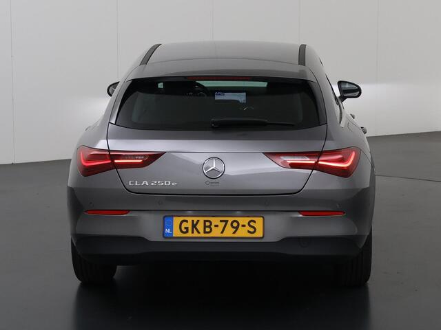 Mercedes-Benz CLA-KLASSE Shooting Brake 250 e Star Edition | Led verlichting | Achteruitrijcamera | 17 inch LM velgen | 2x groot scherm |