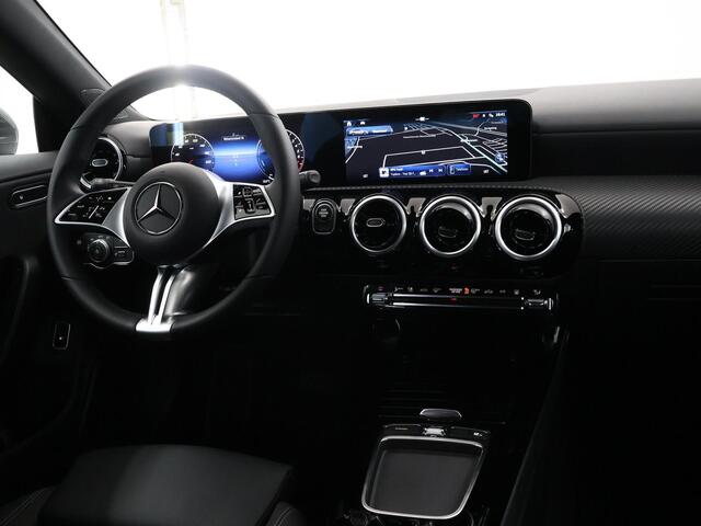Mercedes-Benz CLA-KLASSE Shooting Brake 250 e Star Edition | Led verlichting | Achteruitrijcamera | 17 inch LM velgen | 2x groot scherm |