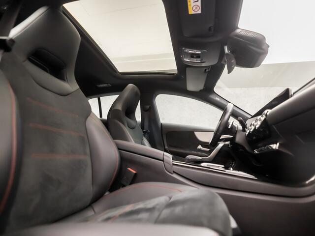 Mercedes-Benz CLA-KLASSE Shooting Brake 200 AMG Sport 164Pk Automaat (PANORAMADAK, MEMORY SEATS, SFEERVERLICHTING, LEDER/ALCANTARA, CAMERA, WIDESCREEN, ELEK ACHTERKLEP, STOELVERWARMING, NIEUWSTAAT)