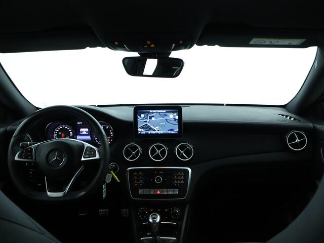 Mercedes-Benz CLA-KLASSE 180 AMG Styling | Achteruitrijcamera | 18 Inch Multispaaks Wielen Inclusief 12 Maanden Garantie