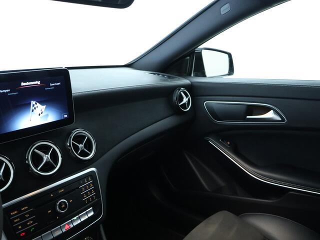 Mercedes-Benz CLA-KLASSE 180 AMG Styling | Achteruitrijcamera | 18 Inch Multispaaks Wielen Inclusief 12 Maanden Garantie