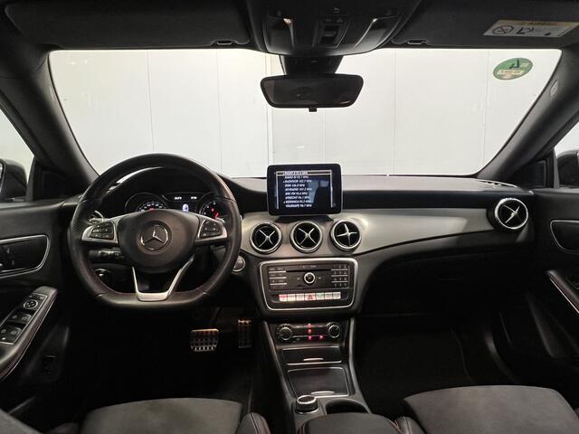 Mercedes-Benz CLA-KLASSE 180 Business Solution AMG | Navigatie | LM Velgen 18" | Panoramisch Schuifdak | Voorstoelen Verwarmd | Cruise Control | Airco |
