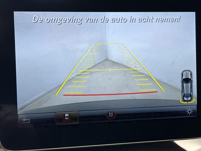Mercedes-Benz CLA-KLASSE 180 Business Solution AMG | Navigatie | LM Velgen 18" | Panoramisch Schuifdak | Voorstoelen Verwarmd | Cruise Control | Airco |