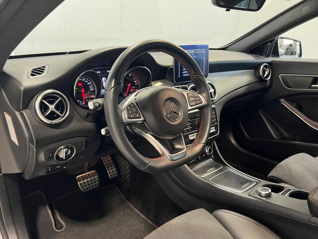 Mercedes-Benz CLA-KLASSE 180 Business Solution AMG | Navigatie | LM Velgen 18" | Panoramisch Schuifdak | Voorstoelen Verwarmd | Cruise Control | Airco |