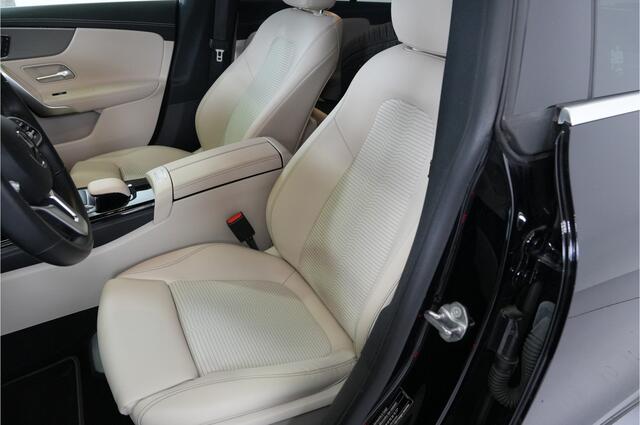 Mercedes-Benz CLA-KLASSE Shooting Brake 250 e PHEV 218 pk AMG Line | Trekhaak | Stl. verw. + verst. elektrisch |
