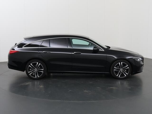 Mercedes-Benz CLA-KLASSE Shooting Brake 180 Star Edition Luxury Line | Comfort stoelen | Stoelverwarming | Sfeerverlichting | Achteruitrijcamera |