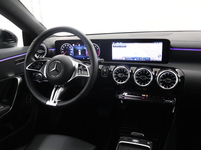 Mercedes-Benz CLA-KLASSE Shooting Brake 180 Star Edition Luxury Line | Comfort stoelen | Stoelverwarming | Sfeerverlichting | Achteruitrijcamera |