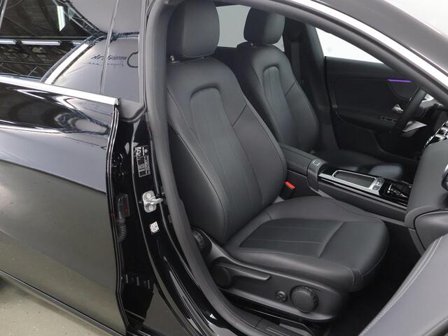 Mercedes-Benz CLA-KLASSE Shooting Brake 180 Star Edition Luxury Line | Comfort stoelen | Stoelverwarming | Sfeerverlichting | Achteruitrijcamera |