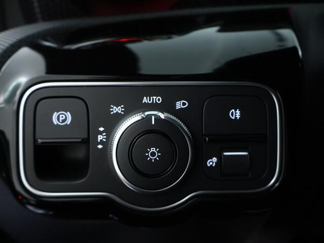 Mercedes-Benz CLA-KLASSE 250 e Luxury Line 5 spaaks lichtmetalen velgen | Navigatie MBUX | parking support met camera achter | Inclusief 24 maanden MB Certified garantie voor Europa.