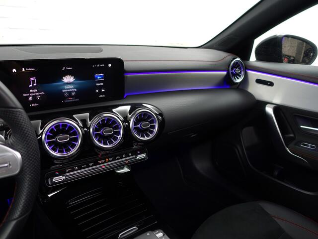 Mercedes-Benz CLA-KLASSE 250 e AMG Night Edition Aut- Panoramadak, Sfeerverlichting, Carplay, Android Auto, Camera, Xenon Led