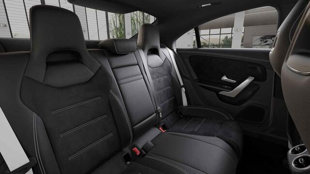 Mercedes-Benz CLA-KLASSE 180 Coupé Business Solution AMG | MANUFAKTUR Alpinegrijs | Night pakket | Panoramadak |