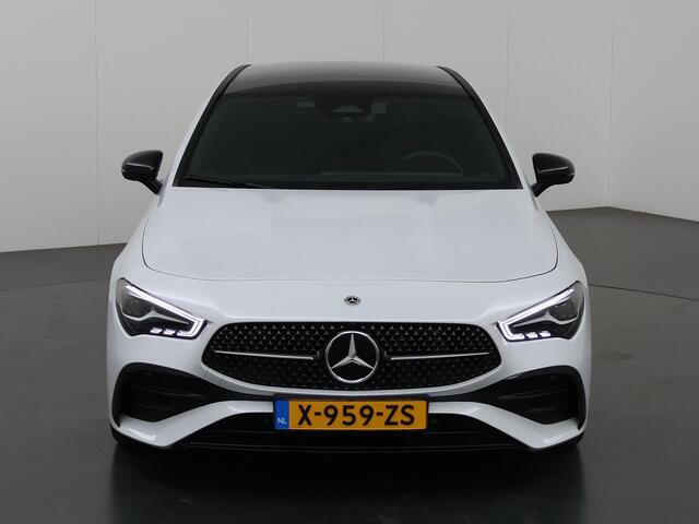 Mercedes-Benz CLA-KLASSE 180 Shooting Brake AMG Line Mercedes-Benz CLA 180 Shooting Brake 180 AMG Line | Panorama dak | Night Pakket | 19 inch | Digitaalwit | Sfeerverlichting