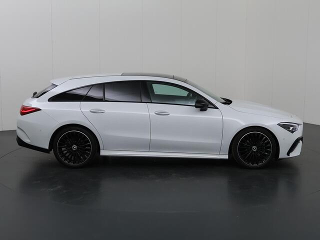 Mercedes-Benz CLA-KLASSE 180 Shooting Brake AMG Line Mercedes-Benz CLA 180 Shooting Brake 180 AMG Line | Panorama dak | Night Pakket | 19 inch | Digitaalwit | Sfeerverlichting