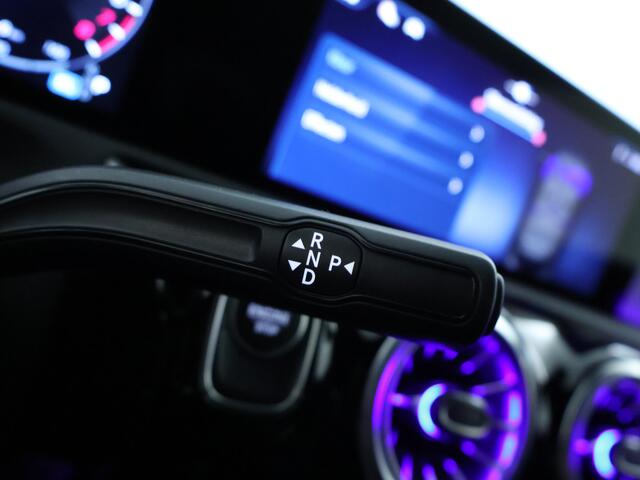 Mercedes-Benz CLA-KLASSE 250e AMG - line | AMG | NIght Pakket | Sfeerverlichting | Park pilot + Achtecamera | Digital Light | Dodehoek assistentie | Stoelverwarming Inclusief 24 maanden MB Certified garantie voor Europa.