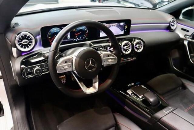 Mercedes-Benz CLA-KLASSE 200 AMG|PANO|Ambient|TrkHk|Memory stoelen
