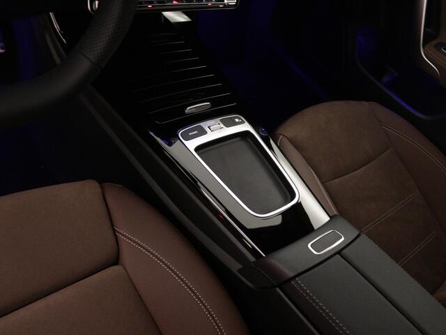Mercedes-Benz CLA-KLASSE 250 e Star Edition AMG Line | Nightpakket | KEYLESS GO-comfortpakket | Parkeerpakket met achteruitrijcamera | USB pakket plus | Sfeerverlichting | Draadloos oplaadsysteem voor Smartphone |