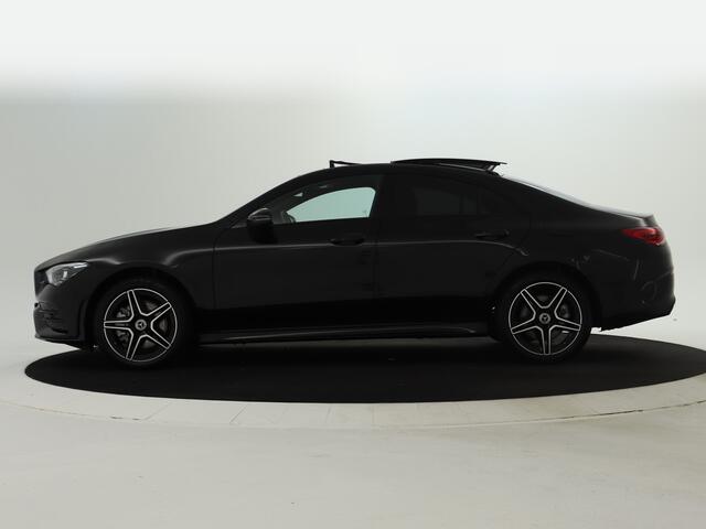 Mercedes-Benz CLA-KLASSE 250 e AMG Plug-In Hybride | AMG Line | Night Pakket | Panorama Schuif-Kanteldak | Sfeerverlichting | Inclusief 24 maanden MB Certified garantie voor Europa.