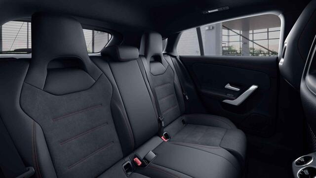 Mercedes-Benz CLA-KLASSE Shooting Brake 200 Advantage | AMG | Panoramadak | Achteruitrijcamera | Widescreen |