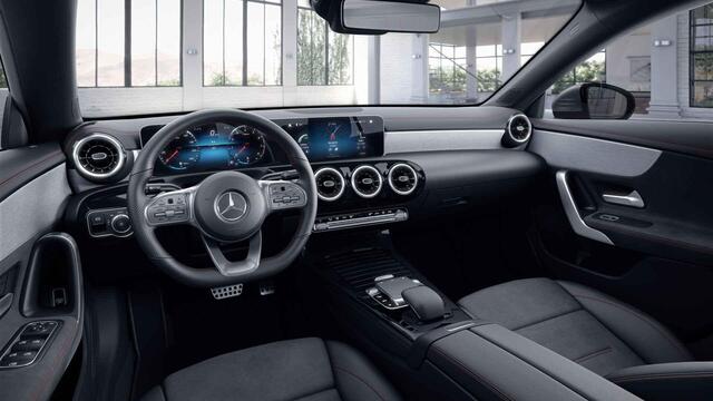 Mercedes-Benz CLA-KLASSE Shooting Brake 200 Advantage | AMG | Panoramadak | Achteruitrijcamera | Widescreen |